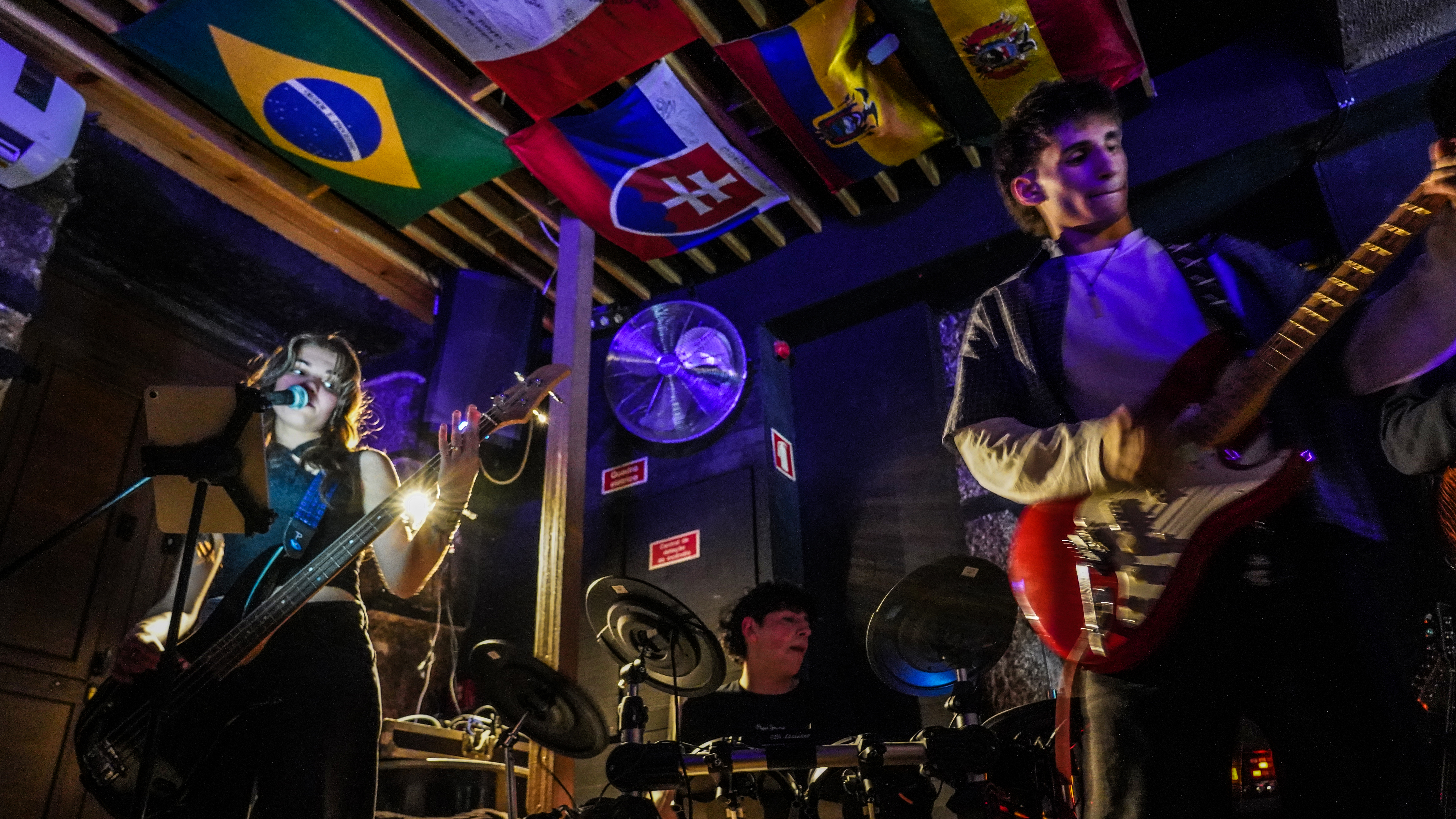 rubberband_rock